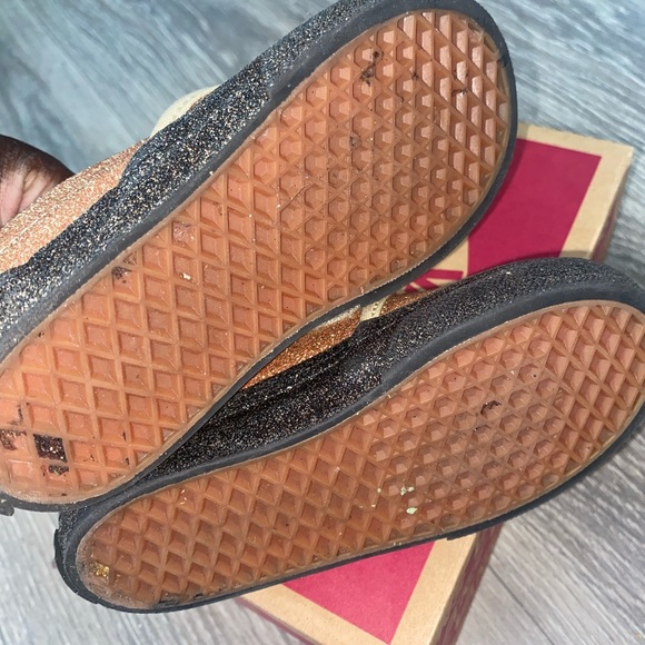 Vans - Picture 4 of 7